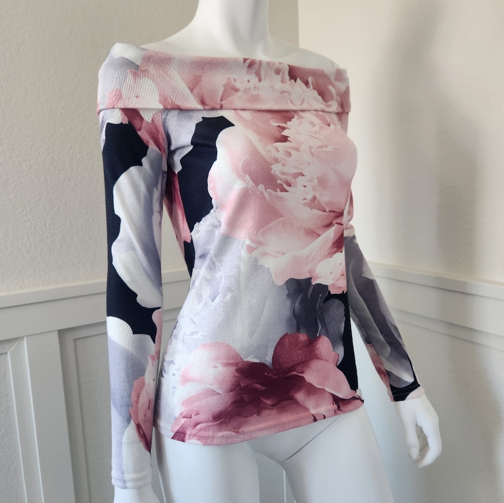 NEW Chic Off-Shoulder Floral Top